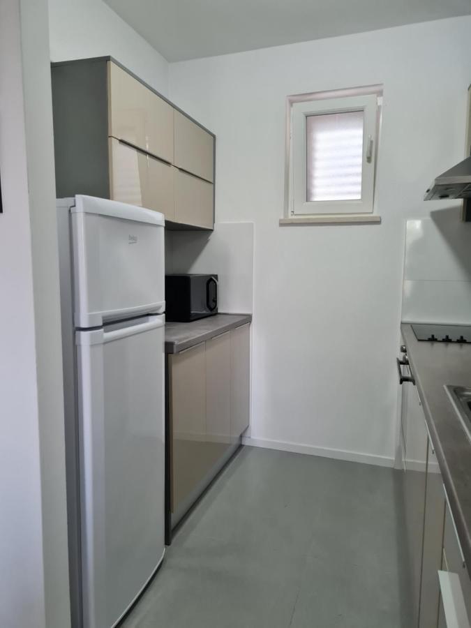 Apartment Gamma With Hydromassage Mini Pool Near Split Zrnovnica Екстер'єр фото