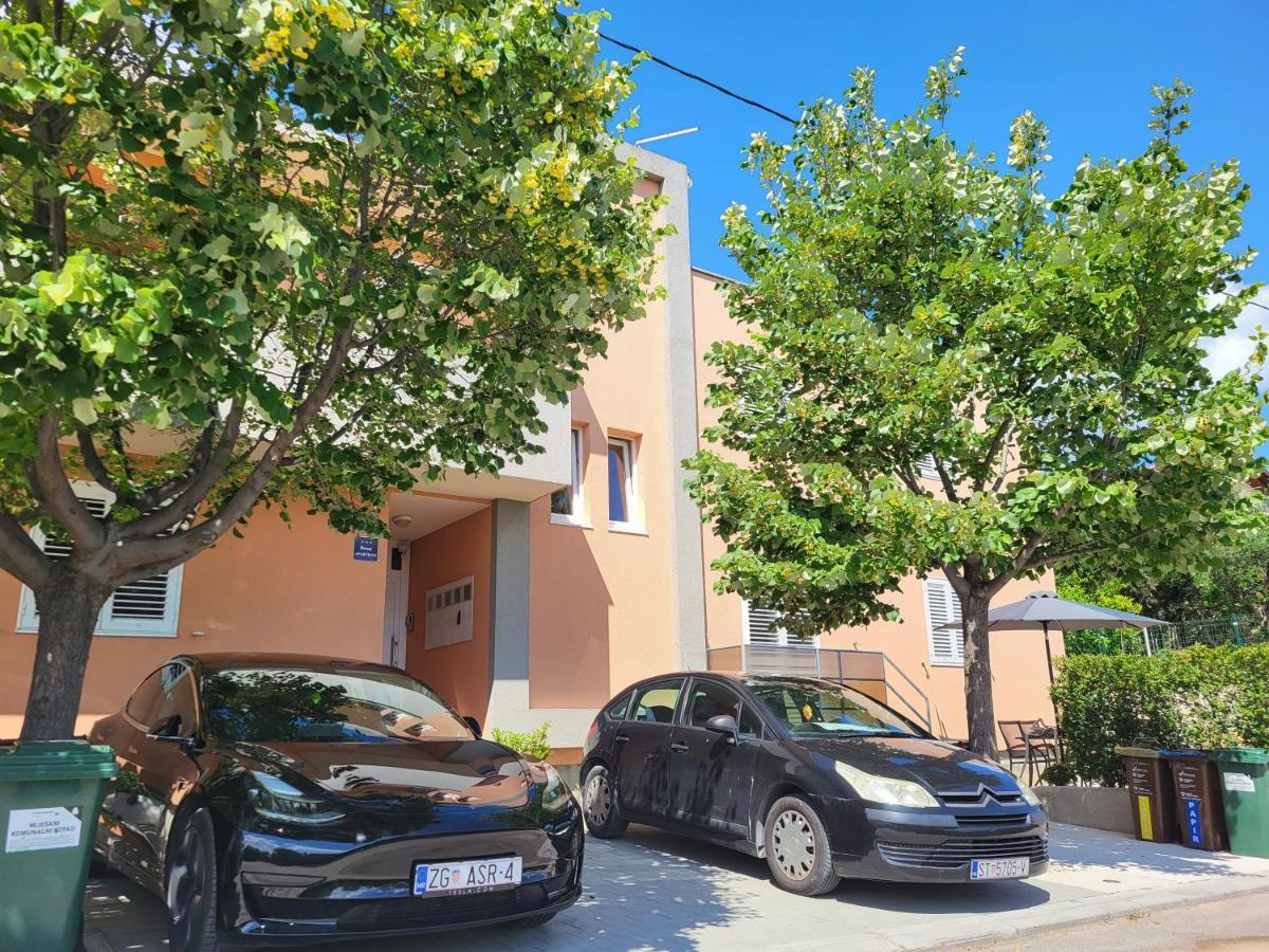 Apartment Gamma With Hydromassage Mini Pool Near Split Zrnovnica Екстер'єр фото