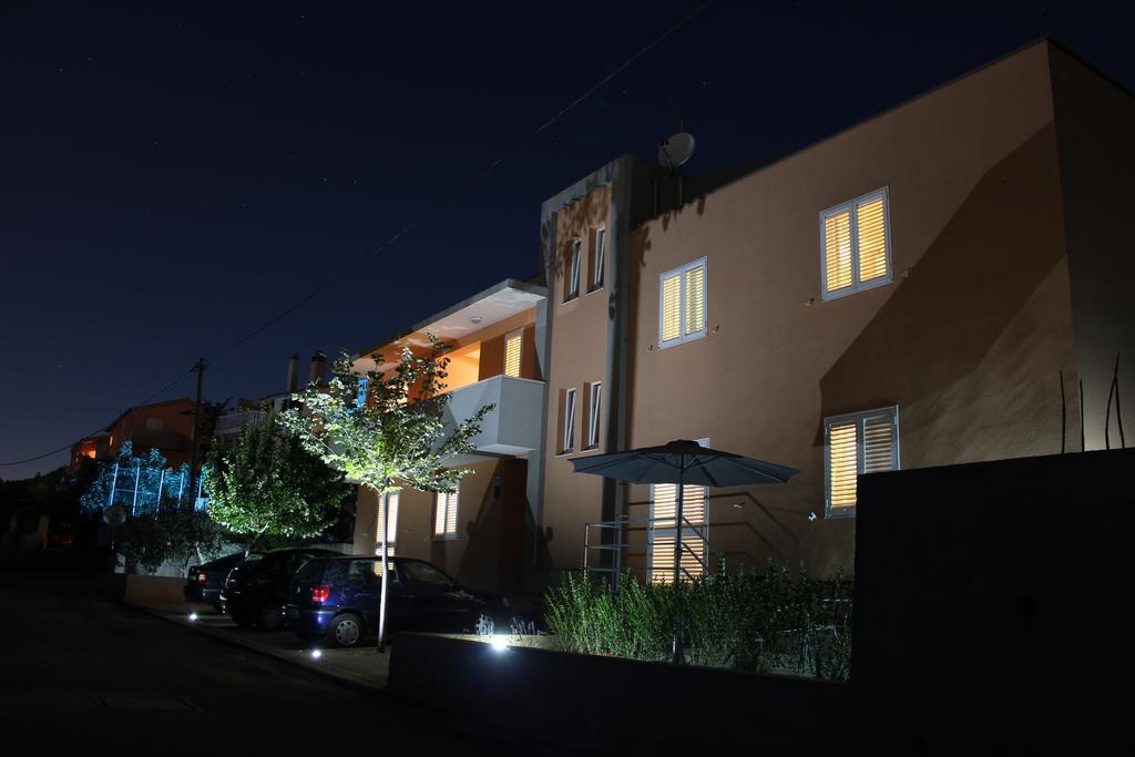 Apartment Gamma With Hydromassage Mini Pool Near Split Zrnovnica Екстер'єр фото