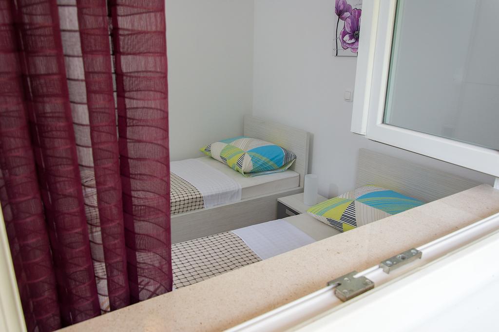 Apartment Gamma With Hydromassage Mini Pool Near Split Zrnovnica Екстер'єр фото