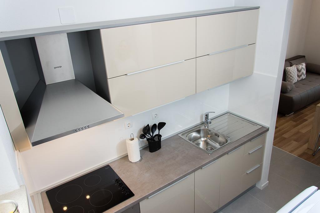 Apartment Gamma With Hydromassage Mini Pool Near Split Zrnovnica Екстер'єр фото