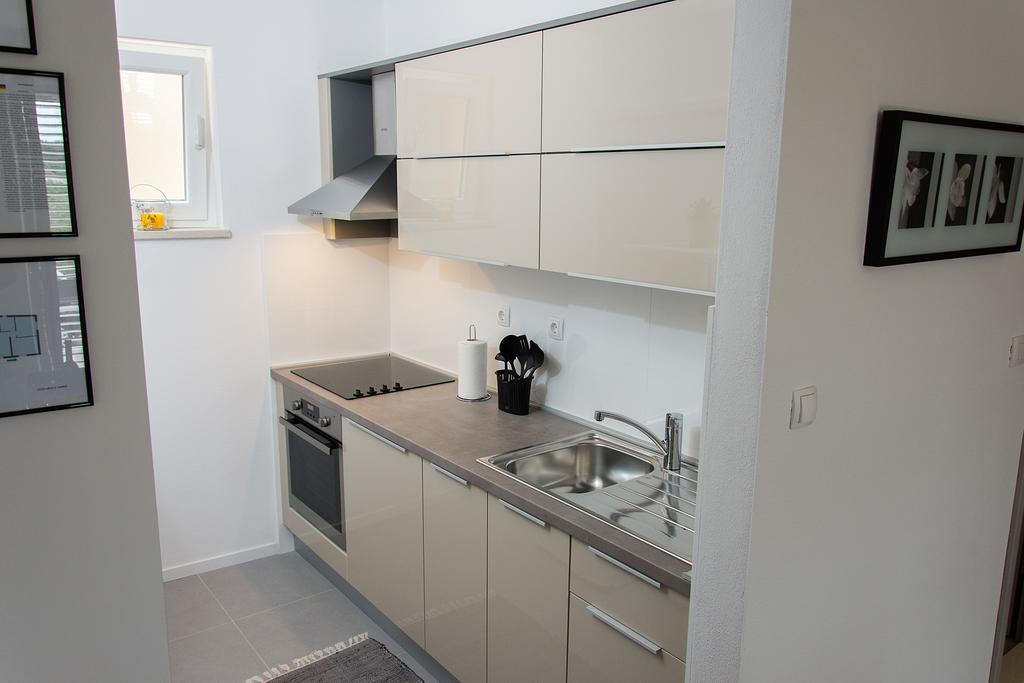 Apartment Gamma With Hydromassage Mini Pool Near Split Zrnovnica Екстер'єр фото